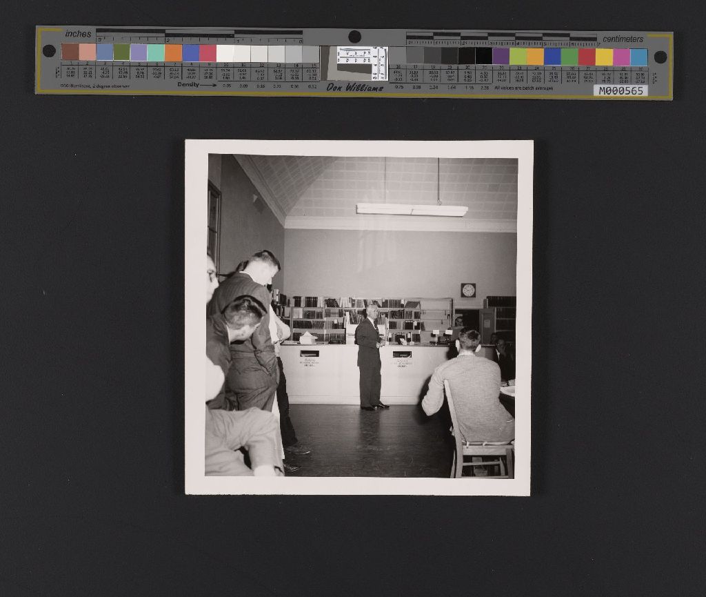 Miniature of Photo of Ernie Arbuckle speaking to a group