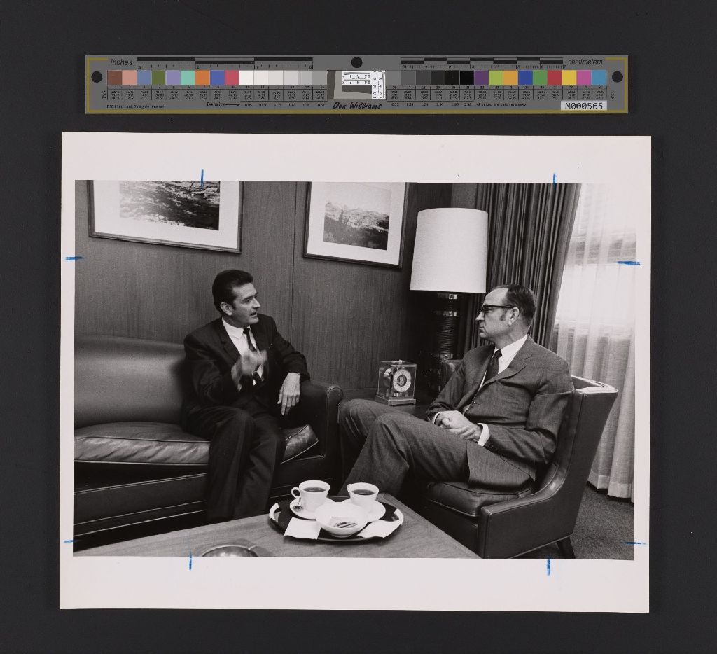 Miniature of Photo of Arjay Miller and Tulio de Andrea