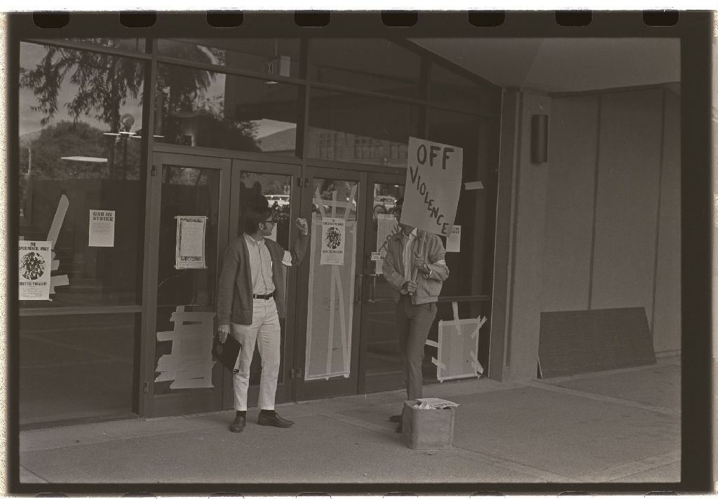 Miniature of Photo of GSB South doors during GSB Student Strike